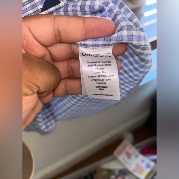 untuckit great used condition blue plaid shirt slim fit wrinkle free 100% cotton - Picture 4 of 7